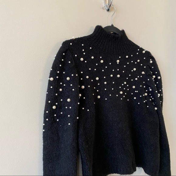 Zara-Knit Sweater with Faux Pearls (Large) - Picture 5 of 10
